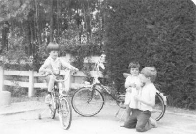 Coche, Alicia y Ernesto (Alias Gusanito o Ernestiviri)